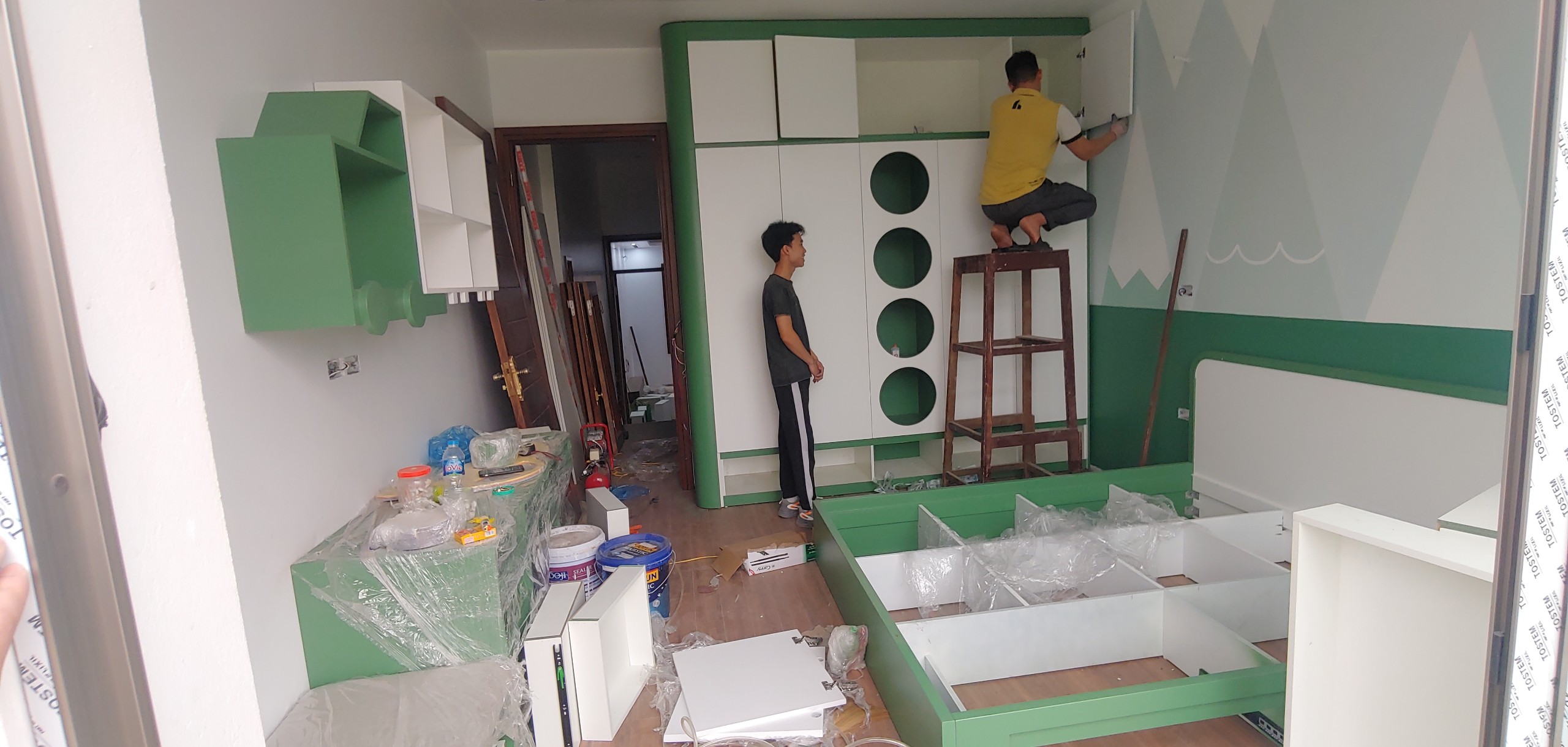 hình ảnh thi công phòng ngủ bé trai chủ đề ô tô tại Bắc Ninh